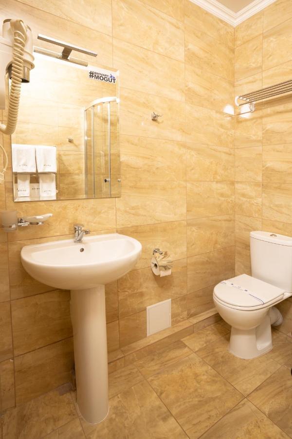 Private In Lift 1r Hotel *